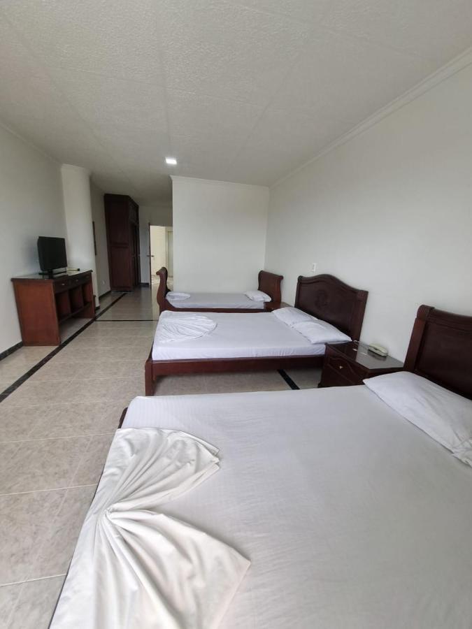Zahira Hotel מלגאר מראה חיצוני תמונה