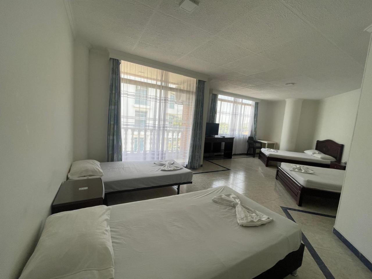 Zahira Hotel מלגאר מראה חיצוני תמונה